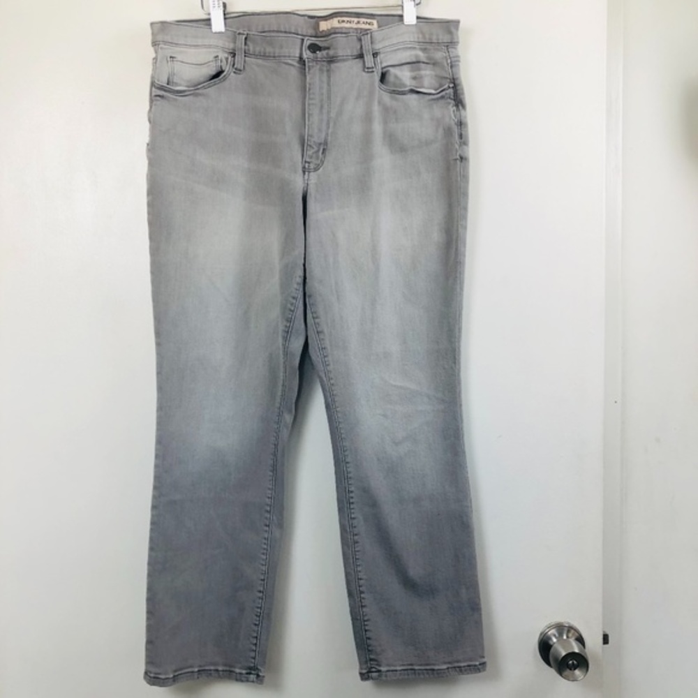 DKNY Light Gray Wash  Denim Straight Leg Ankle/Cropped Jeans- Size 14